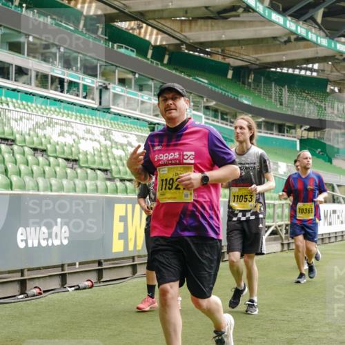 13.09.2026 - 21. swb-Marathon Bremen Michael Burmester http://msf.ph/oto/10420145 13.09.2026 10:44:03 Laufen im Stadion 10002, 10004, 10005, 10176, 10191, 10192, 10271, 10295, 10303, 10325, 10335, 10361, 10362, 10402, 10459, 10474, 10491, 10513, 10557, 10572, 10605, 10606, 10629, 10713, 10756, 10773, 10779, 10784, 10805, 10880, 10882, 10899, 10900, 10997, 10999, 11173, 11217, 11233, 11264, 11274, 11307, 11333, 11337, 11355, 11385, 11408, 11448, 11456, 11461, 11482, 11629, 11943, 12311, 12321, 12334 meine-sportfotos.de