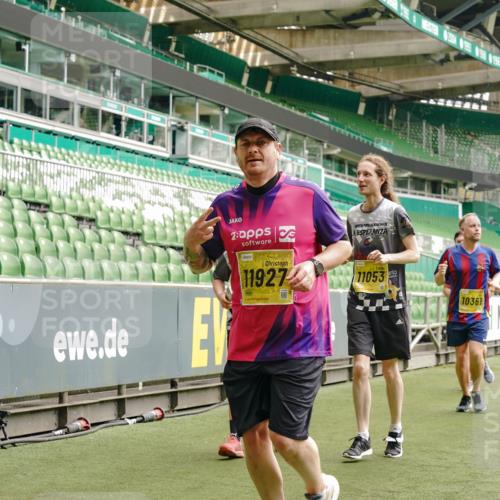13.09.2026 - 21. swb-Marathon Bremen Michael Burmester http://msf.ph/oto/10420151 13.09.2026 10:44:03 Laufen im Stadion 10002, 10004, 10005, 10176, 10191, 10192, 10271, 10295, 10303, 10325, 10335, 10361, 10362, 10402, 10459, 10474, 10491, 10513, 10557, 10572, 10605, 10606, 10629, 10713, 10756, 10773, 10779, 10784, 10805, 10880, 10882, 10899, 10900, 10997, 10999, 11173, 11217, 11233, 11264, 11274, 11307, 11333, 11337, 11355, 11385, 11408, 11448, 11456, 11461, 11482, 11629, 11943, 12311, 12321, 12334 meine-sportfotos.de