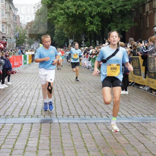 13.09.2026 - Kiel Lauf Yannick Fuchs http://msf.ph/oto/10420161 13.09.2026 09:42:03 Ziel 570, 699, 772, 2910, 3801, 5011, 5276, 6599, 8829, 9050, 402, 3143, 3175, 4315, 4533, 4704, 5107, 6649, 6687, 6739, 7238, 8588, 9224, 9771, 11106, 11907, 12175, 133, 792, 2914, 2955, 2977, 3357, 3676, 5105, 5336, 5774, 6620, 6797, 7687, 8476, 10938, 11793, 12723, 4068, 9110, 11106, 11645, 12166 meine-sportfotos.de