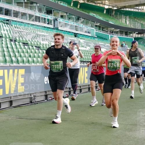 13.09.2026 - 21. swb-Marathon Bremen Michael Burmester http://msf.ph/oto/10420172 13.09.2026 13:21:27 Laufen im Stadion 128, 258, 343, 351, 423, 441, 601, 620, 704, 782, 851, 1060, 1094, 1129, 1158, 1177, 1316, 1344, 1409, 1417, 1439, 1446, 1518, 1669, 1676, 1697, 1729, 1756, 1808, 1815, 1846, 2010, 2028, 2064, 2139, 2201, 2258, 2278, 2290, 2349, 2394, 2395, 2414, 2417, 2437, 2501, 2519, 2533, 2551, 2588, 2619, 2632, 2652, 2660, 2694, 2695, 2736, 2793, 2828, 2886, 2954, 2964, 2995, 3004, 3010, 3017, 3018, 3022, 3034, 3035, 3036, 3037, 3070, 3074, 3102, 3139, 3144, 3225, 3264, 3310, 3682 meine-sportfotos.de