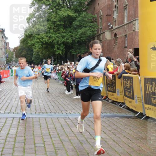 13.09.2026 - Kiel Lauf Yannick Fuchs http://msf.ph/oto/10420177 13.09.2026 09:42:03 Ziel 570, 699, 772, 2910, 3801, 5011, 5276, 6599, 8829, 9050, 402, 3143, 3175, 4315, 4533, 4704, 5107, 6649, 6687, 6739, 7238, 8588, 9224, 9771, 11106, 11907, 12175, 133, 792, 2914, 2955, 2977, 3357, 3676, 5105, 5336, 5774, 6620, 6797, 7687, 8476, 10938, 11793, 12723, 4068, 9110, 11106, 11645, 12166 meine-sportfotos.de