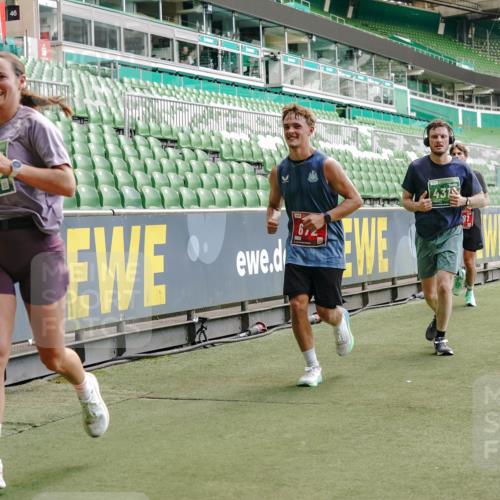 13.09.2026 - 21. swb-Marathon Bremen Michael Burmester http://msf.ph/oto/10420184 13.09.2026 12:58:40 Laufen im Stadion 141, 148, 191, 226, 232, 334, 511, 672, 776, 789, 790, 909, 972, 1010, 1119, 1166, 1191, 1199, 1254, 1281, 1516, 1535, 1642, 1647, 1752, 1881, 1931, 1933, 2046, 2210, 2324, 2343, 2367, 2371, 2397, 2402, 2423, 2425, 2577, 2771, 2807, 2827, 2885, 2899, 2903, 2904, 2953, 2979, 3015, 3021, 3051, 3098, 3120, 3124, 3138, 3148, 3182, 3186, 3190, 3233, 3319, 3338, 3435, 3516, 3531, 3534, 3560, 3652, 3655, 3685, 3690, 3695, 3866, 3933, 3934, 3939, 4101, 4319, 205 meine-sportfotos.de