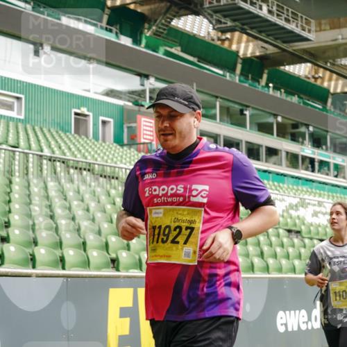 13.09.2026 - 21. swb-Marathon Bremen Michael Burmester http://msf.ph/oto/10420191 13.09.2026 10:44:04 Laufen im Stadion 10002, 10004, 10005, 10176, 10191, 10192, 10271, 10295, 10303, 10325, 10335, 10361, 10362, 10402, 10459, 10474, 10491, 10513, 10557, 10572, 10605, 10606, 10629, 10679, 10713, 10756, 10773, 10779, 10784, 10805, 10880, 10882, 10899, 10900, 10997, 10999, 11173, 11217, 11233, 11264, 11274, 11307, 11333, 11337, 11355, 11385, 11408, 11448, 11456, 11461, 11482, 11629, 11943, 12311, 12321, 12334 meine-sportfotos.de