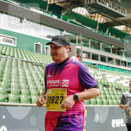 13.09.2026 - 21. swb-Marathon Bremen Michael Burmester http://msf.ph/oto/10420198 13.09.2026 10:44:04 Laufen im Stadion 10002, 10004, 10005, 10176, 10191, 10192, 10271, 10295, 10303, 10325, 10335, 10361, 10362, 10402, 10459, 10474, 10491, 10513, 10557, 10572, 10605, 10606, 10629, 10679, 10713, 10756, 10773, 10779, 10784, 10805, 10880, 10882, 10899, 10900, 10997, 10999, 11173, 11217, 11233, 11264, 11274, 11307, 11333, 11337, 11355, 11385, 11408, 11448, 11456, 11461, 11482, 11629, 11943, 12311, 12321, 12334 meine-sportfotos.de