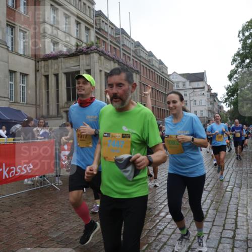 13.09.2026 - Kiel Lauf Yannick Fuchs http://msf.ph/oto/10420200 13.09.2026 10:52:41 Ziel 158, 172, 398, 1433, 1474, 1535, 1634, 1812, 1837, 2069, 2089, 2735, 3050, 3054, 3452, 3778, 3853, 3925, 4100, 4485, 5723, 6405, 7060, 7154, 7196, 7230, 8100, 8205, 8615, 9414, 9831, 9886, 11204, 11359, 11459, 11555, 11913, 90, 475, 626, 777, 1027, 1471, 1472, 1473, 1526, 1527, 1531, 1658, 1802, 1811, 1869, 2293, 2438, 2442, 2544, 2991, 3280, 3343, 3435, 3582, 3630, 3881, 4008, 154, 1071, 1083, 1426, 1486, 1550, 3059, 3431, 3587, 3657, 5329, 5642, 5643, 5710, 6015, 7139 meine-sportfotos.de