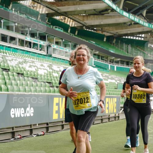 13.09.2026 - 21. swb-Marathon Bremen Michael Burmester http://msf.ph/oto/10420248 13.09.2026 10:44:06 Laufen im Stadion 10002, 10004, 10005, 10176, 10191, 10192, 10271, 10295, 10325, 10335, 10361, 10362, 10402, 10459, 10474, 10491, 10513, 10557, 10572, 10605, 10606, 10629, 10679, 10713, 10756, 10773, 10779, 10784, 10805, 10880, 10882, 10899, 10900, 10997, 10999, 11173, 11217, 11233, 11264, 11274, 11307, 11333, 11337, 11355, 11385, 11408, 11448, 11456, 11461, 11482, 11629, 11943, 12151, 12311, 12321, 12334 meine-sportfotos.de