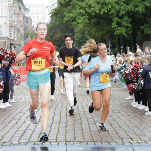 13.09.2026 - Kiel Lauf Yannick Fuchs http://msf.ph/oto/10420251 13.09.2026 09:42:10 Ziel 570, 699, 792, 2910, 3357, 3801, 5011, 5276, 5336, 5774, 6599, 6620, 7687, 8476, 12723, 402, 699, 772, 3143, 3175, 3801, 4533, 4704, 5107, 6649, 6687, 6739, 7238, 8588, 8829, 9050, 9224, 11907, 12175, 133, 445, 771, 2914, 2955, 2977, 3676, 5105, 5559, 6099, 6542, 6797, 10938, 11793, 12190, 4315, 9771, 11106 meine-sportfotos.de