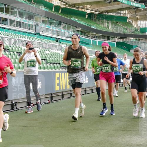 13.09.2026 - 21. swb-Marathon Bremen Michael Burmester http://msf.ph/oto/10420253 13.09.2026 13:21:29 Laufen im Stadion 128, 258, 343, 351, 423, 441, 601, 620, 704, 782, 851, 1060, 1094, 1129, 1158, 1177, 1316, 1344, 1409, 1417, 1439, 1446, 1518, 1669, 1676, 1697, 1729, 1756, 1808, 1815, 1846, 2010, 2064, 2139, 2201, 2258, 2278, 2290, 2349, 2394, 2395, 2414, 2417, 2437, 2501, 2519, 2533, 2551, 2588, 2619, 2632, 2652, 2660, 2694, 2695, 2736, 2793, 2828, 2886, 2954, 2964, 2995, 3004, 3010, 3017, 3018, 3022, 3034, 3035, 3036, 3037, 3070, 3074, 3102, 3139, 3144, 3225, 3264, 3310, 3682 meine-sportfotos.de