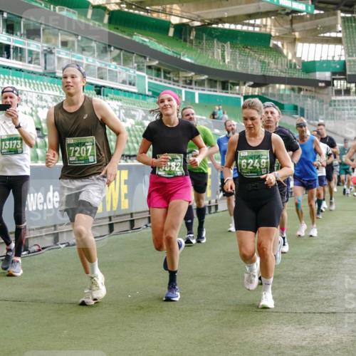 13.09.2026 - 21. swb-Marathon Bremen Michael Burmester http://msf.ph/oto/10420257 13.09.2026 13:21:29 Laufen im Stadion 128, 258, 343, 351, 423, 441, 601, 620, 704, 782, 851, 1060, 1094, 1129, 1158, 1177, 1316, 1344, 1409, 1417, 1439, 1446, 1518, 1669, 1676, 1697, 1729, 1756, 1808, 1815, 1846, 2010, 2064, 2139, 2201, 2258, 2278, 2290, 2349, 2394, 2395, 2414, 2417, 2437, 2501, 2519, 2533, 2551, 2588, 2619, 2632, 2652, 2660, 2694, 2695, 2736, 2793, 2828, 2886, 2954, 2964, 2995, 3004, 3010, 3017, 3018, 3022, 3034, 3035, 3036, 3037, 3070, 3074, 3102, 3139, 3144, 3225, 3264, 3310, 3682 meine-sportfotos.de