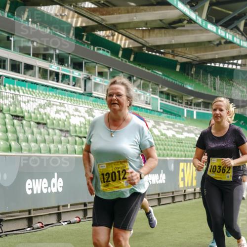 13.09.2026 - 21. swb-Marathon Bremen Michael Burmester http://msf.ph/oto/10420262 13.09.2026 10:44:06 Laufen im Stadion 10002, 10004, 10005, 10176, 10191, 10192, 10271, 10295, 10325, 10335, 10361, 10362, 10402, 10459, 10474, 10491, 10513, 10557, 10572, 10605, 10606, 10629, 10679, 10713, 10756, 10773, 10779, 10784, 10805, 10880, 10882, 10899, 10900, 10997, 10999, 11173, 11217, 11233, 11264, 11274, 11307, 11333, 11337, 11355, 11385, 11408, 11448, 11456, 11461, 11482, 11629, 11943, 12151, 12311, 12321, 12334 meine-sportfotos.de