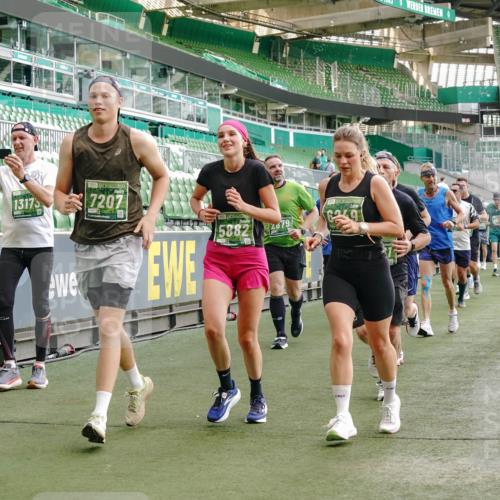 13.09.2026 - 21. swb-Marathon Bremen Michael Burmester http://msf.ph/oto/10420266 13.09.2026 13:21:29 Laufen im Stadion 128, 258, 343, 351, 423, 441, 601, 620, 704, 782, 851, 1060, 1094, 1129, 1158, 1177, 1316, 1344, 1409, 1417, 1439, 1446, 1518, 1669, 1676, 1697, 1729, 1756, 1808, 1815, 1846, 2010, 2064, 2139, 2201, 2258, 2278, 2290, 2349, 2394, 2395, 2414, 2417, 2437, 2501, 2519, 2533, 2551, 2588, 2619, 2632, 2652, 2660, 2694, 2695, 2736, 2793, 2828, 2886, 2954, 2964, 2995, 3004, 3010, 3017, 3018, 3022, 3034, 3035, 3036, 3037, 3070, 3074, 3102, 3139, 3144, 3225, 3264, 3310, 3682 meine-sportfotos.de