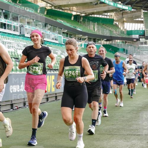 13.09.2026 - 21. swb-Marathon Bremen Michael Burmester http://msf.ph/oto/10420276 13.09.2026 13:21:30 Laufen im Stadion 128, 258, 343, 351, 423, 441, 601, 620, 704, 782, 851, 1060, 1094, 1129, 1158, 1177, 1316, 1344, 1409, 1417, 1439, 1446, 1518, 1669, 1676, 1697, 1729, 1756, 1808, 1815, 1846, 2010, 2064, 2139, 2201, 2258, 2278, 2290, 2349, 2394, 2395, 2414, 2417, 2437, 2501, 2519, 2533, 2551, 2588, 2619, 2632, 2652, 2660, 2685, 2694, 2695, 2736, 2793, 2828, 2886, 2954, 2964, 2995, 3004, 3010, 3017, 3018, 3022, 3034, 3035, 3036, 3037, 3070, 3074, 3102, 3139, 3144, 3225, 3264, 3310, 3682 meine-sportfotos.de