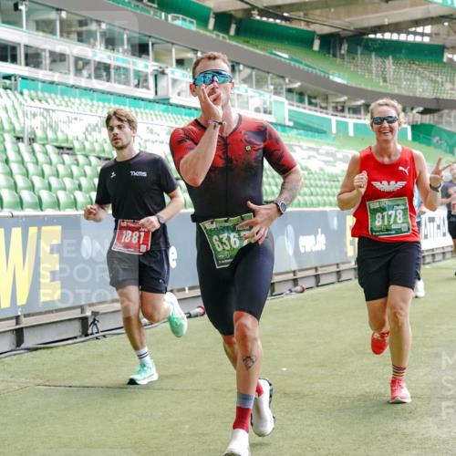 13.09.2026 - 21. swb-Marathon Bremen Michael Burmester http://msf.ph/oto/10420286 13.09.2026 12:58:43 Laufen im Stadion 141, 148, 191, 226, 232, 334, 511, 672, 745, 776, 789, 790, 909, 972, 1010, 1080, 1119, 1166, 1191, 1199, 1254, 1281, 1516, 1535, 1642, 1647, 1752, 1881, 1931, 1933, 2046, 2210, 2289, 2324, 2343, 2367, 2371, 2397, 2402, 2423, 2425, 2577, 2771, 2806, 2807, 2827, 2885, 2899, 2903, 2904, 2953, 2961, 2979, 3015, 3021, 3051, 3098, 3120, 3124, 3138, 3148, 3182, 3186, 3190, 3233, 3319, 3338, 3435, 3516, 3531, 3534, 3560, 3652, 3655, 3685, 3690, 3695, 3866, 3933, 3934, 3939, 4101, 205 meine-sportfotos.de