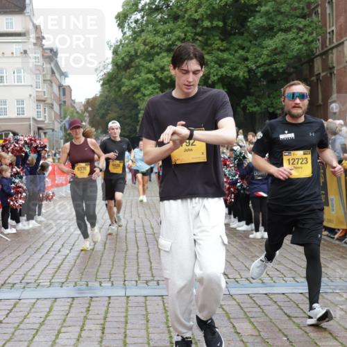 13.09.2026 - Kiel Lauf Yannick Fuchs http://msf.ph/oto/10420293 13.09.2026 09:42:12 Ziel 570, 792, 2910, 3357, 3676, 5011, 5105, 5276, 5336, 5774, 6599, 6620, 7687, 8476, 11793, 12723, 402, 699, 772, 2910, 3143, 3175, 3801, 4533, 4704, 5107, 6649, 6687, 6739, 7238, 8588, 8829, 9050, 9224, 11907, 12175, 133, 445, 771, 1045, 1777, 2914, 2955, 2977, 4548, 5559, 6075, 6099, 6213, 6542, 6797, 10938, 12190, 4315, 4704, 6649, 9771, 11106 meine-sportfotos.de
