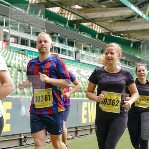 13.09.2026 - 21. swb-Marathon Bremen Michael Burmester http://msf.ph/oto/10420305 13.09.2026 10:44:07 Laufen im Stadion 10002, 10004, 10005, 10176, 10191, 10192, 10271, 10295, 10325, 10335, 10361, 10362, 10402, 10459, 10474, 10491, 10513, 10557, 10572, 10605, 10606, 10629, 10679, 10713, 10756, 10773, 10779, 10784, 10805, 10880, 10882, 10899, 10900, 10997, 10999, 11081, 11173, 11217, 11233, 11264, 11274, 11307, 11333, 11337, 11355, 11385, 11408, 11448, 11456, 11461, 11482, 11629, 11932, 11943, 12151, 12226, 12311, 12321, 12334 meine-sportfotos.de
