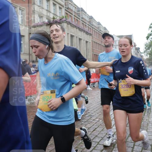 13.09.2026 - Kiel Lauf Yannick Fuchs http://msf.ph/oto/10420308 13.09.2026 10:52:47 Ziel 154, 158, 172, 398, 1083, 1433, 1474, 1535, 1634, 1812, 1837, 2069, 2089, 2735, 3050, 3054, 3059, 3452, 3514, 3875, 4100, 4485, 4570, 6201, 7017, 7154, 7230, 7883, 8615, 8978, 9831, 9886, 10594, 11048, 11096, 11204, 11459, 12213, 90, 475, 626, 777, 1471, 1472, 1473, 1474, 1526, 1527, 1531, 1658, 1802, 1811, 2293, 2442, 2544, 3280, 3343, 3582, 3630, 3778, 3853, 3881, 4008, 1071, 1426, 1486, 1550, 3431, 3587, 3657, 5329, 5642, 5643, 5710, 6015, 7139, 10755 meine-sportfotos.de