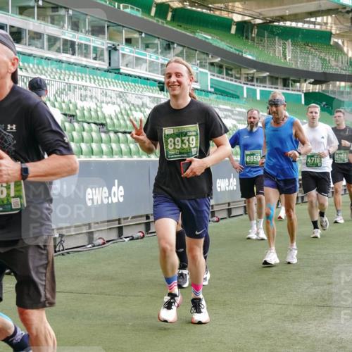 13.09.2026 - 21. swb-Marathon Bremen Michael Burmester http://msf.ph/oto/10420335 13.09.2026 13:21:32 Laufen im Stadion 128, 258, 343, 351, 423, 441, 601, 620, 704, 782, 851, 1060, 1094, 1129, 1158, 1177, 1316, 1344, 1409, 1417, 1439, 1446, 1518, 1669, 1676, 1697, 1729, 1756, 1808, 1815, 1846, 2010, 2064, 2139, 2201, 2258, 2278, 2290, 2349, 2394, 2395, 2414, 2417, 2437, 2501, 2519, 2533, 2551, 2588, 2619, 2632, 2652, 2660, 2685, 2694, 2695, 2736, 2793, 2828, 2886, 2954, 2964, 2995, 3004, 3010, 3017, 3018, 3022, 3034, 3035, 3036, 3037, 3070, 3074, 3102, 3139, 3144, 3225, 3264, 3682 meine-sportfotos.de