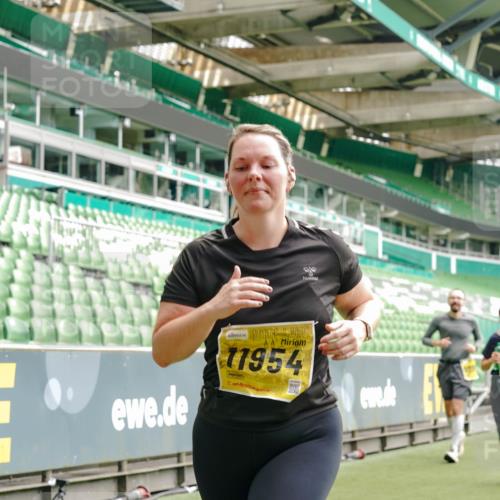 13.09.2026 - 21. swb-Marathon Bremen Michael Burmester http://msf.ph/oto/10420337 13.09.2026 10:44:08 Laufen im Stadion 10002, 10004, 10005, 10176, 10191, 10192, 10271, 10295, 10325, 10335, 10361, 10362, 10402, 10459, 10474, 10491, 10513, 10557, 10572, 10605, 10606, 10629, 10679, 10713, 10756, 10773, 10779, 10784, 10805, 10880, 10882, 10899, 10900, 10997, 10999, 11081, 11173, 11217, 11233, 11264, 11274, 11307, 11333, 11337, 11355, 11385, 11408, 11448, 11456, 11461, 11482, 11495, 11629, 11932, 11943, 12151, 12226, 12311, 12321, 12334 meine-sportfotos.de