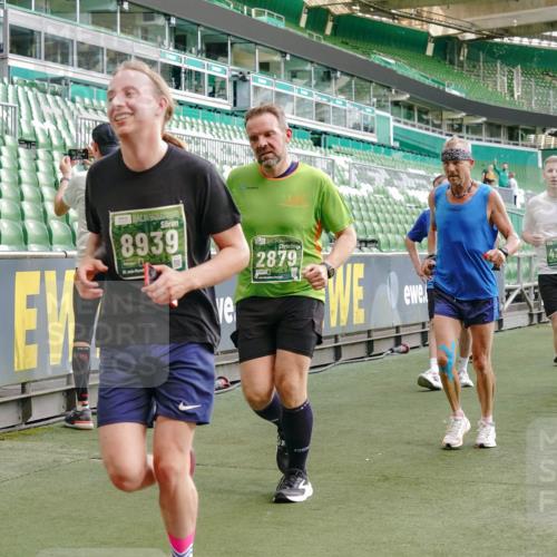 13.09.2026 - 21. swb-Marathon Bremen Michael Burmester http://msf.ph/oto/10420352 13.09.2026 13:21:32 Laufen im Stadion 128, 258, 343, 351, 423, 441, 601, 620, 704, 782, 851, 1060, 1094, 1129, 1158, 1177, 1316, 1344, 1409, 1417, 1439, 1446, 1518, 1669, 1676, 1697, 1729, 1756, 1808, 1815, 1846, 2010, 2064, 2139, 2201, 2258, 2278, 2290, 2349, 2394, 2395, 2414, 2417, 2437, 2501, 2519, 2533, 2551, 2588, 2619, 2632, 2652, 2660, 2685, 2694, 2695, 2736, 2793, 2828, 2886, 2954, 2964, 2995, 3004, 3010, 3017, 3018, 3022, 3034, 3035, 3036, 3037, 3070, 3074, 3102, 3139, 3144, 3225, 3264, 3682 meine-sportfotos.de