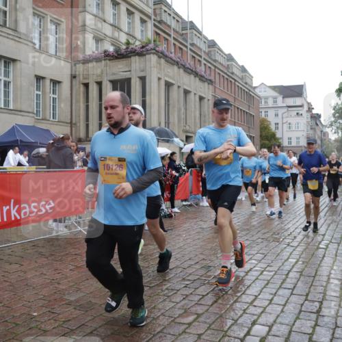 13.09.2026 - Kiel Lauf Yannick Fuchs http://msf.ph/oto/10420409 13.09.2026 10:52:53 Ziel 154, 158, 398, 1083, 1426, 1433, 1486, 1535, 1550, 1634, 1812, 2069, 3050, 3059, 3431, 3452, 3514, 3657, 3875, 4100, 4570, 5329, 5710, 5838, 6161, 6201, 6777, 7017, 7230, 7596, 7883, 8516, 8580, 8863, 8905, 8935, 8978, 9126, 9166, 9831, 10594, 11048, 11096, 11204, 11282, 11496, 12213, 90, 172, 398, 475, 626, 1471, 1472, 1473, 1474, 1526, 1527, 1531, 1658, 1802, 1812, 1837, 2089, 2293, 2442, 2544, 2735, 3054, 3343, 3582, 3630, 3778, 3853, 1071, 3587, 5642, 5643, 6015, 7139 meine-sportfotos.de
