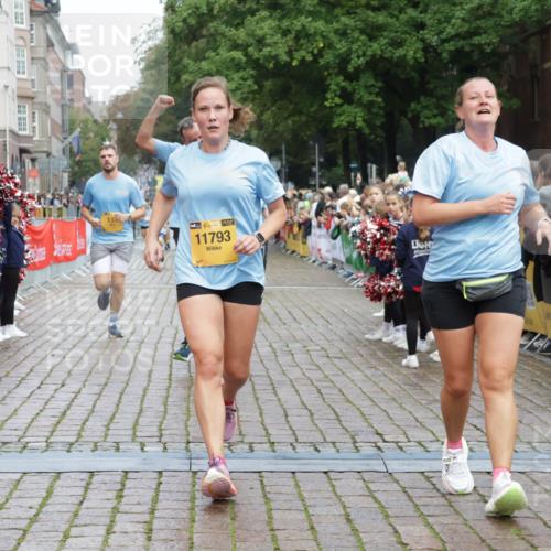 13.09.2026 - Kiel Lauf Yannick Fuchs http://msf.ph/oto/10420413 13.09.2026 09:42:19 Ziel 133, 792, 2914, 2955, 2977, 3357, 3676, 5105, 5336, 5774, 6620, 6797, 7687, 8476, 10938, 11793, 12723, 402, 570, 699, 772, 792, 2910, 3143, 3801, 4533, 5011, 5107, 5276, 6599, 6739, 7238, 8829, 9050, 12175, 12723, 142, 445, 771, 1045, 1777, 2608, 4548, 5559, 6075, 6099, 6213, 6423, 6542, 6913, 8532, 9706, 12190, 402, 3143, 3175, 4704, 6649, 6687, 8588, 9224, 11907 meine-sportfotos.de