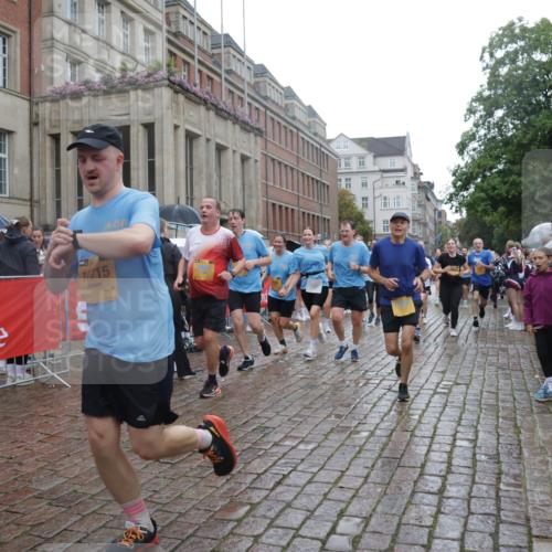 13.09.2026 - Kiel Lauf Yannick Fuchs http://msf.ph/oto/10420417 13.09.2026 10:52:53 Ziel 154, 158, 398, 1083, 1426, 1433, 1486, 1535, 1550, 1634, 1812, 2069, 3050, 3059, 3431, 3452, 3514, 3657, 3875, 4100, 4570, 5329, 5710, 5838, 6161, 6201, 6777, 7017, 7230, 7596, 7883, 8516, 8580, 8863, 8905, 8935, 8978, 9126, 9166, 9831, 10594, 11048, 11096, 11204, 11282, 11496, 12213, 90, 172, 398, 475, 626, 1471, 1472, 1473, 1474, 1526, 1527, 1531, 1658, 1802, 1812, 1837, 2089, 2293, 2442, 2544, 2735, 3054, 3343, 3582, 3630, 3778, 3853, 1071, 3587, 5642, 5643, 6015, 7139 meine-sportfotos.de