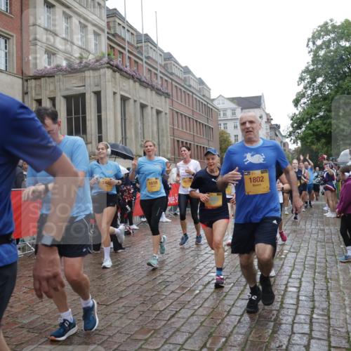 13.09.2026 - Kiel Lauf Yannick Fuchs http://msf.ph/oto/10420455 13.09.2026 10:52:55 Ziel 154, 158, 1071, 1083, 1426, 1433, 1486, 1535, 1550, 1634, 3050, 3059, 3431, 3452, 3514, 3587, 3657, 3875, 4570, 5329, 5642, 5643, 5710, 5838, 6015, 6161, 6201, 6695, 6777, 7017, 7230, 7596, 7883, 8516, 8580, 8863, 8905, 8935, 8978, 9126, 9166, 9749, 9831, 10594, 10721, 11048, 11096, 11282, 11496, 12213, 90, 172, 398, 475, 626, 1433, 1471, 1472, 1473, 1474, 1526, 1527, 1531, 1535, 1658, 1802, 1812, 1837, 2069, 2089, 2293, 2442, 2735, 3050, 3054, 3343, 3582, 3778, 3853, 7139 meine-sportfotos.de