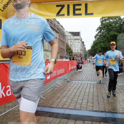 13.09.2026 - Kiel Lauf Yannick Fuchs http://msf.ph/oto/10420478 13.09.2026 09:42:23 Ziel 133, 445, 771, 2914, 2955, 2977, 3676, 5105, 5559, 5774, 6099, 6542, 6797, 10938, 11793, 570, 699, 772, 792, 2910, 3357, 3801, 4533, 5011, 5107, 5276, 5336, 6599, 6620, 6739, 7238, 7687, 8476, 8829, 9050, 12175, 12723, 142, 1045, 1777, 2608, 4548, 6075, 6213, 6423, 6913, 8532, 9519, 9592, 9706, 12190, 402, 3143, 3175, 4533, 5107, 6687, 6739, 7238, 8588, 9224, 11907 meine-sportfotos.de