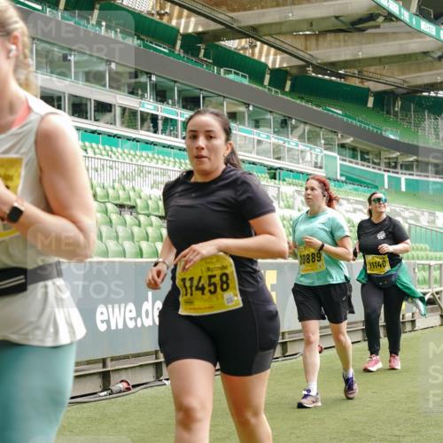 13.09.2026 - 21. swb-Marathon Bremen Michael Burmester http://msf.ph/oto/10420494 13.09.2026 10:44:17 Laufen im Stadion 10002, 10004, 10005, 10176, 10191, 10192, 10271, 10295, 10325, 10335, 10361, 10362, 10402, 10459, 10474, 10513, 10572, 10605, 10606, 10629, 10679, 10713, 10756, 10779, 10882, 10899, 10900, 10997, 10999, 11081, 11173, 11217, 11233, 11264, 11274, 11307, 11333, 11337, 11355, 11385, 11408, 11448, 11456, 11461, 11482, 11495, 11629, 11932, 11943, 12151, 12226, 12311, 12321, 12334 meine-sportfotos.de
