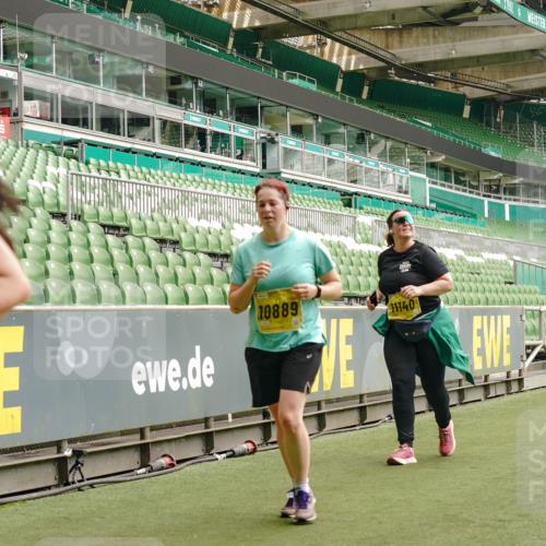 13.09.2026 - 21. swb-Marathon Bremen Michael Burmester http://msf.ph/oto/10420523 13.09.2026 10:44:18 Laufen im Stadion 10002, 10004, 10005, 10176, 10191, 10192, 10271, 10295, 10325, 10335, 10402, 10459, 10474, 10513, 10572, 10605, 10606, 10629, 10679, 10713, 10756, 10779, 10882, 10899, 10900, 10997, 10999, 11081, 11217, 11233, 11264, 11274, 11307, 11333, 11337, 11355, 11385, 11408, 11448, 11456, 11461, 11482, 11495, 11629, 11808, 11932, 11943, 12151, 12226, 12311, 12321, 12334 meine-sportfotos.de