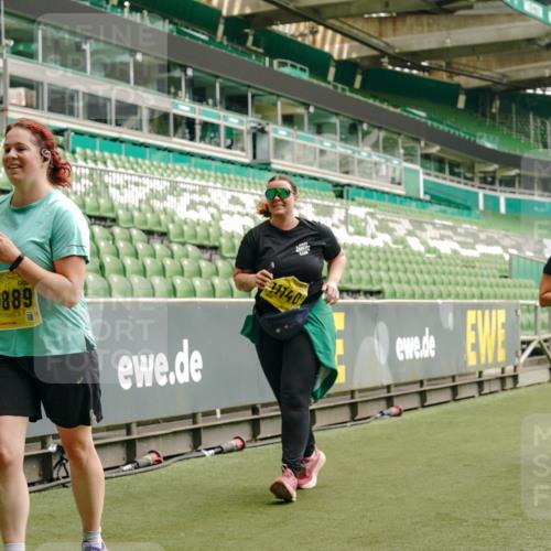 13.09.2026 - 21. swb-Marathon Bremen Michael Burmester http://msf.ph/oto/10420550 13.09.2026 10:44:19 Laufen im Stadion 10002, 10004, 10005, 10176, 10191, 10192, 10271, 10295, 10325, 10335, 10402, 10459, 10474, 10513, 10572, 10605, 10606, 10629, 10679, 10713, 10756, 10779, 10882, 10899, 10900, 10979, 10997, 10999, 11081, 11217, 11233, 11264, 11274, 11307, 11333, 11337, 11355, 11385, 11408, 11448, 11456, 11461, 11482, 11495, 11629, 11808, 11932, 11943, 12151, 12226, 12311, 12321, 12334 meine-sportfotos.de