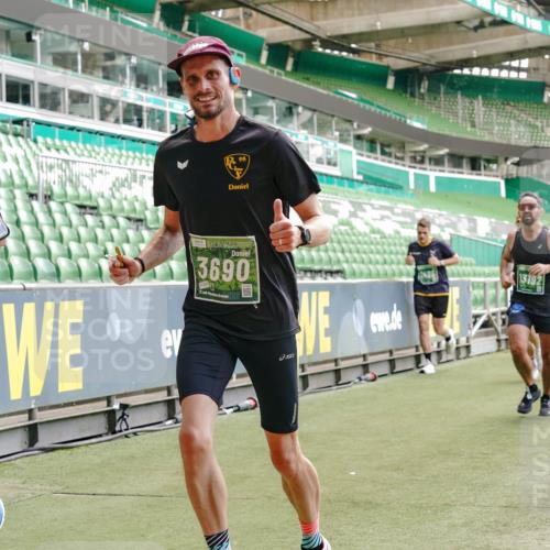 13.09.2026 - 21. swb-Marathon Bremen Michael Burmester http://msf.ph/oto/10420563 13.09.2026 12:58:52 Laufen im Stadion 141, 148, 191, 226, 232, 334, 511, 672, 745, 789, 790, 909, 972, 1080, 1119, 1166, 1191, 1199, 1281, 1516, 1535, 1642, 1647, 1752, 1881, 1931, 1933, 2046, 2210, 2289, 2343, 2367, 2371, 2397, 2423, 2425, 2570, 2577, 2771, 2806, 2807, 2827, 2885, 2899, 2903, 2953, 2961, 2979, 3015, 3021, 3098, 3120, 3124, 3138, 3148, 3182, 3186, 3190, 3233, 3319, 3338, 3435, 3516, 3531, 3534, 3560, 3652, 3655, 3685, 3690, 3695, 3866, 3933, 3934, 205 meine-sportfotos.de