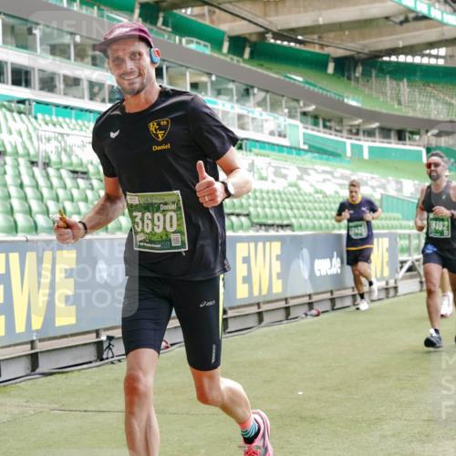 13.09.2026 - 21. swb-Marathon Bremen Michael Burmester http://msf.ph/oto/10420573 13.09.2026 12:58:52 Laufen im Stadion 141, 148, 191, 226, 232, 334, 511, 672, 745, 789, 790, 909, 972, 1080, 1119, 1166, 1191, 1199, 1281, 1516, 1535, 1642, 1647, 1752, 1881, 1931, 1933, 2046, 2210, 2289, 2343, 2367, 2371, 2397, 2423, 2425, 2570, 2577, 2771, 2806, 2807, 2827, 2885, 2899, 2903, 2953, 2961, 2979, 3015, 3021, 3098, 3120, 3124, 3138, 3148, 3182, 3186, 3190, 3233, 3319, 3338, 3435, 3516, 3531, 3534, 3560, 3652, 3655, 3685, 3690, 3695, 3866, 3933, 3934, 205 meine-sportfotos.de