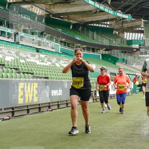13.09.2026 - 21. swb-Marathon Bremen Michael Burmester http://msf.ph/oto/10420574 13.09.2026 10:44:20 Laufen im Stadion 10002, 10004, 10005, 10176, 10191, 10192, 10271, 10295, 10325, 10335, 10402, 10459, 10474, 10513, 10572, 10605, 10606, 10629, 10679, 10713, 10756, 10779, 10882, 10899, 10900, 10979, 10997, 10999, 11081, 11217, 11233, 11264, 11274, 11307, 11333, 11337, 11355, 11385, 11408, 11448, 11456, 11461, 11482, 11495, 11629, 11808, 11932, 11943, 12057, 12151, 12226, 12311, 12321, 12334 meine-sportfotos.de