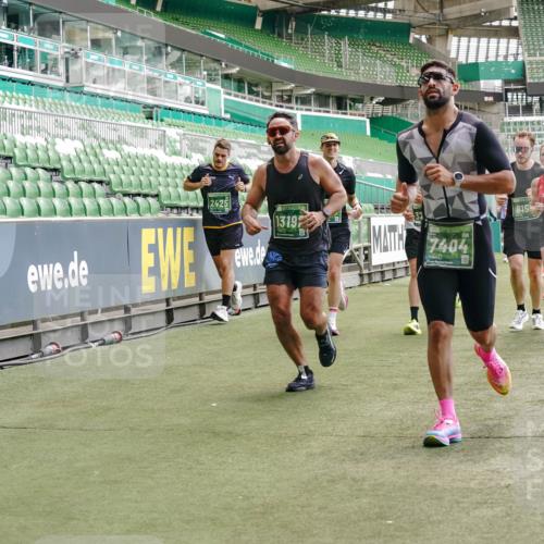 13.09.2026 - 21. swb-Marathon Bremen Michael Burmester http://msf.ph/oto/10420584 13.09.2026 12:58:53 Laufen im Stadion 141, 148, 191, 226, 232, 334, 511, 672, 745, 789, 790, 909, 972, 1080, 1119, 1166, 1191, 1199, 1281, 1516, 1535, 1642, 1647, 1752, 1881, 1931, 1933, 2046, 2210, 2289, 2343, 2367, 2371, 2397, 2423, 2425, 2570, 2577, 2771, 2806, 2807, 2827, 2885, 2899, 2903, 2953, 2961, 2979, 3015, 3021, 3098, 3120, 3124, 3138, 3148, 3182, 3186, 3190, 3233, 3319, 3338, 3435, 3516, 3531, 3534, 3560, 3652, 3655, 3685, 3690, 3695, 3866, 3933, 3934, 205 meine-sportfotos.de