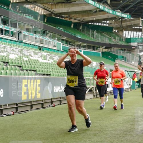 13.09.2026 - 21. swb-Marathon Bremen Michael Burmester http://msf.ph/oto/10420586 13.09.2026 10:44:21 Laufen im Stadion 10002, 10004, 10005, 10176, 10191, 10192, 10271, 10295, 10325, 10335, 10402, 10459, 10474, 10513, 10572, 10605, 10606, 10629, 10679, 10713, 10756, 10779, 10882, 10899, 10900, 10979, 10997, 10999, 11081, 11217, 11233, 11264, 11274, 11307, 11333, 11337, 11355, 11385, 11408, 11448, 11456, 11461, 11482, 11495, 11629, 11808, 11932, 11943, 12057, 12151, 12226, 12311, 12321, 12334 meine-sportfotos.de