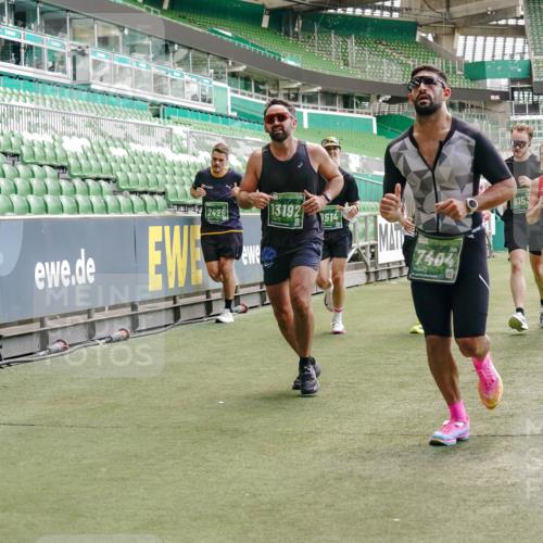 13.09.2026 - 21. swb-Marathon Bremen Michael Burmester http://msf.ph/oto/10420594 13.09.2026 12:58:53 Laufen im Stadion 141, 148, 191, 226, 232, 334, 511, 672, 745, 789, 790, 909, 972, 1080, 1119, 1166, 1191, 1199, 1281, 1516, 1535, 1642, 1647, 1752, 1881, 1931, 1933, 2046, 2210, 2289, 2343, 2367, 2371, 2397, 2423, 2425, 2570, 2577, 2771, 2806, 2807, 2827, 2885, 2899, 2903, 2953, 2961, 2979, 3015, 3021, 3098, 3120, 3124, 3138, 3148, 3182, 3186, 3190, 3233, 3319, 3338, 3435, 3516, 3531, 3534, 3560, 3652, 3655, 3685, 3690, 3695, 3866, 3933, 3934, 205 meine-sportfotos.de