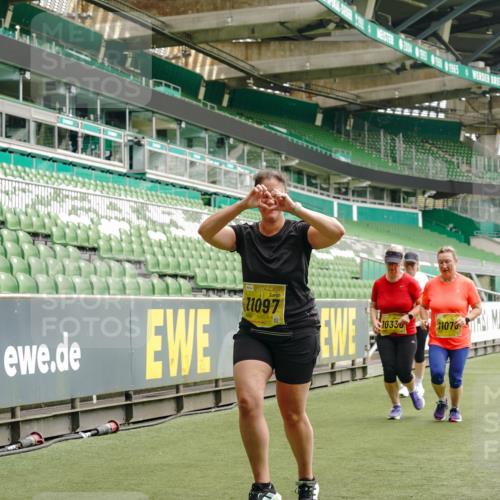 13.09.2026 - 21. swb-Marathon Bremen Michael Burmester http://msf.ph/oto/10420595 13.09.2026 10:44:21 Laufen im Stadion 10002, 10004, 10005, 10176, 10191, 10192, 10271, 10295, 10325, 10335, 10402, 10459, 10474, 10513, 10572, 10605, 10606, 10629, 10679, 10713, 10756, 10779, 10882, 10899, 10900, 10979, 10997, 10999, 11081, 11217, 11233, 11264, 11274, 11307, 11333, 11337, 11355, 11385, 11408, 11448, 11456, 11461, 11482, 11495, 11629, 11808, 11932, 11943, 12057, 12151, 12226, 12311, 12321, 12334 meine-sportfotos.de