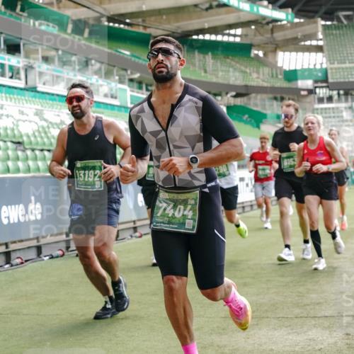 13.09.2026 - 21. swb-Marathon Bremen Michael Burmester http://msf.ph/oto/10420605 13.09.2026 12:58:54 Laufen im Stadion 141, 148, 191, 226, 232, 334, 511, 672, 745, 789, 790, 909, 972, 1080, 1119, 1166, 1191, 1199, 1281, 1516, 1535, 1642, 1647, 1752, 1881, 1931, 1933, 2046, 2210, 2289, 2343, 2367, 2371, 2397, 2423, 2425, 2570, 2577, 2771, 2806, 2807, 2827, 2885, 2899, 2903, 2953, 2961, 2979, 3015, 3021, 3098, 3120, 3124, 3138, 3148, 3182, 3186, 3190, 3233, 3319, 3338, 3435, 3516, 3531, 3534, 3560, 3652, 3655, 3685, 3690, 3695, 3866, 3933, 3934, 205 meine-sportfotos.de