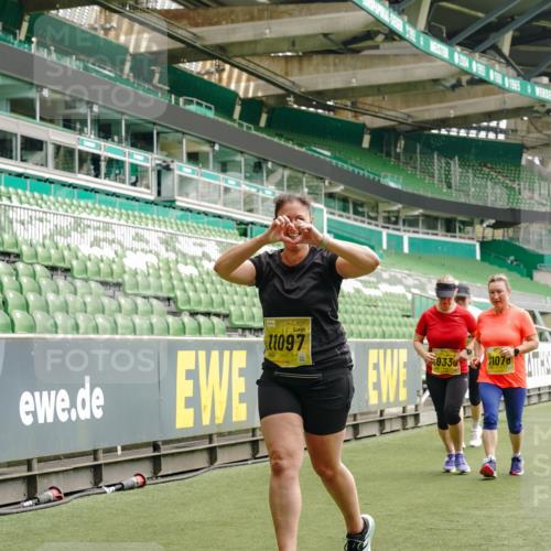 13.09.2026 - 21. swb-Marathon Bremen Michael Burmester http://msf.ph/oto/10420607 13.09.2026 10:44:21 Laufen im Stadion 10002, 10004, 10005, 10176, 10191, 10192, 10271, 10295, 10325, 10335, 10402, 10459, 10474, 10513, 10572, 10605, 10606, 10629, 10679, 10713, 10756, 10779, 10882, 10899, 10900, 10979, 10997, 10999, 11081, 11217, 11233, 11264, 11274, 11307, 11333, 11337, 11355, 11385, 11408, 11448, 11456, 11461, 11482, 11495, 11629, 11808, 11932, 11943, 12057, 12151, 12226, 12311, 12321, 12334 meine-sportfotos.de