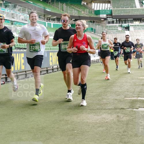 13.09.2026 - 21. swb-Marathon Bremen Michael Burmester http://msf.ph/oto/10420635 13.09.2026 12:58:55 Laufen im Stadion 141, 148, 191, 226, 232, 334, 511, 672, 745, 789, 790, 909, 972, 1080, 1119, 1166, 1191, 1199, 1281, 1516, 1535, 1642, 1647, 1752, 1881, 1931, 1933, 2046, 2210, 2289, 2343, 2367, 2371, 2397, 2423, 2425, 2570, 2577, 2771, 2806, 2807, 2827, 2885, 2899, 2903, 2953, 2961, 2979, 3015, 3021, 3098, 3120, 3124, 3138, 3148, 3182, 3186, 3190, 3233, 3319, 3338, 3435, 3516, 3531, 3534, 3560, 3652, 3655, 3685, 3690, 3695, 3866, 3933, 3934, 205 meine-sportfotos.de
