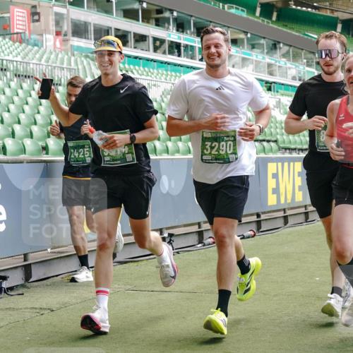 13.09.2026 - 21. swb-Marathon Bremen Michael Burmester http://msf.ph/oto/10420664 13.09.2026 12:58:56 Laufen im Stadion 141, 148, 191, 226, 232, 334, 511, 672, 745, 789, 790, 909, 972, 1080, 1119, 1166, 1191, 1199, 1281, 1516, 1535, 1642, 1647, 1752, 1881, 1931, 1933, 2046, 2210, 2289, 2343, 2367, 2371, 2397, 2423, 2425, 2570, 2577, 2771, 2806, 2807, 2827, 2885, 2899, 2903, 2953, 2961, 2979, 3015, 3021, 3098, 3120, 3124, 3138, 3148, 3182, 3186, 3190, 3233, 3319, 3338, 3435, 3516, 3531, 3534, 3560, 3652, 3655, 3685, 3695, 3933, 3934, 205 meine-sportfotos.de