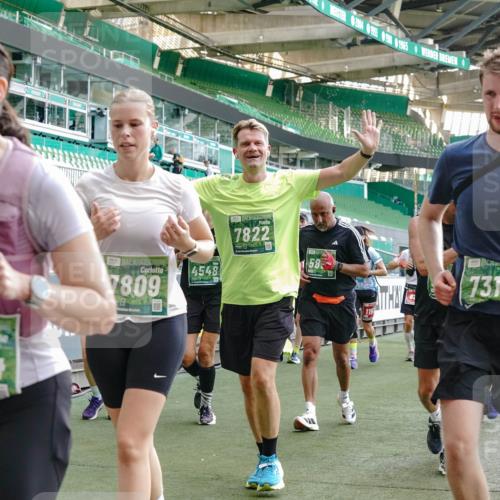 13.09.2026 - 21. swb-Marathon Bremen Michael Burmester http://msf.ph/oto/10420683 13.09.2026 13:21:44 Laufen im Stadion 128, 258, 343, 351, 423, 441, 601, 620, 704, 782, 851, 1060, 1094, 1157, 1158, 1177, 1316, 1344, 1417, 1439, 1518, 1657, 1669, 1676, 1697, 1729, 1808, 1846, 1883, 2010, 2064, 2139, 2201, 2258, 2278, 2290, 2349, 2394, 2395, 2414, 2417, 2437, 2501, 2519, 2551, 2588, 2619, 2632, 2652, 2660, 2685, 2711, 2736, 2793, 2828, 2886, 2954, 2964, 2995, 3004, 3010, 3017, 3018, 3022, 3034, 3035, 3036, 3037, 3070, 3074, 3102, 3139, 3144, 3225, 3351, 3682, 3784, 4020, 1506 meine-sportfotos.de