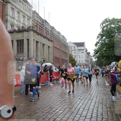 13.09.2026 - Kiel Lauf Yannick Fuchs http://msf.ph/oto/10420704 13.09.2026 10:53:09 Ziel 127, 1071, 3104, 3153, 3173, 3500, 3587, 4196, 5642, 5643, 5924, 6015, 6055, 6104, 6181, 6374, 6695, 7139, 7869, 8422, 8483, 8518, 9749, 10721, 11074, 11097, 11919, 11988, 12217, 12405, 12844, 154, 158, 172, 398, 1071, 1083, 1426, 1433, 1474, 1486, 1535, 1550, 1634, 1812, 1837, 2069, 2089, 2735, 3050, 3054, 3059, 3431, 3452, 3514, 3587, 3657, 3778, 3853, 3875, 4570, 5329, 5642, 5643, 5710, 5838, 6015, 6161, 6201, 6695, 6777, 7017, 7596, 7883, 8516, 8580, 8863, 8905, 8935 meine-sportfotos.de