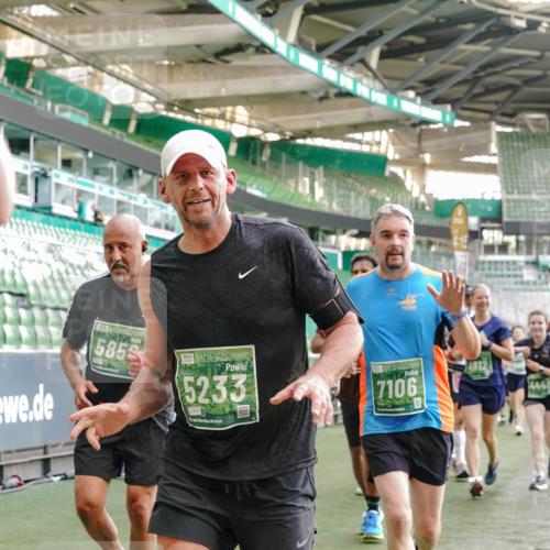 13.09.2026 - 21. swb-Marathon Bremen Michael Burmester http://msf.ph/oto/10420730 13.09.2026 13:21:46 Laufen im Stadion 128, 258, 343, 351, 423, 441, 571, 601, 620, 704, 782, 851, 1060, 1094, 1157, 1158, 1177, 1316, 1344, 1417, 1439, 1518, 1657, 1669, 1676, 1697, 1729, 1808, 1846, 1883, 2010, 2064, 2139, 2201, 2258, 2278, 2290, 2394, 2395, 2414, 2417, 2437, 2501, 2519, 2551, 2588, 2619, 2632, 2652, 2660, 2685, 2711, 2736, 2793, 2828, 2886, 2954, 2964, 2995, 3004, 3010, 3017, 3018, 3022, 3034, 3035, 3036, 3037, 3070, 3074, 3102, 3139, 3144, 3225, 3351, 3682, 3784, 4020, 1506 meine-sportfotos.de