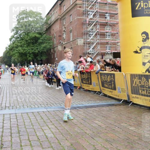 13.09.2026 - Kiel Lauf Yannick Fuchs http://msf.ph/oto/10420770 13.09.2026 09:42:39 Ziel 142, 1045, 1777, 2608, 4322, 4548, 6075, 6213, 6423, 6913, 8532, 9519, 9592, 9706, 12190, 133, 445, 570, 771, 792, 2914, 2955, 2977, 3357, 3676, 5011, 5105, 5276, 5336, 5559, 5774, 6099, 6542, 6620, 6797, 7687, 8476, 10938, 11793, 12190, 12723, 762, 1213, 3827, 3849, 7874, 8191, 8870, 9311, 9629, 11721, 12678, 699, 772, 2910, 3801, 5011, 5276, 6599 meine-sportfotos.de