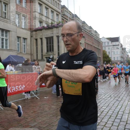 13.09.2026 - Kiel Lauf Yannick Fuchs http://msf.ph/oto/10420792 13.09.2026 10:53:14 Ziel 373, 2174, 2336, 2859, 3104, 3153, 3500, 4196, 5691, 5924, 6055, 6104, 6181, 6374, 7869, 8422, 8483, 8518, 10276, 10367, 11074, 11097, 11253, 11919, 12217, 12405, 12844, 127, 154, 158, 172, 398, 1071, 1083, 1426, 1433, 1486, 1535, 1550, 1634, 1812, 2069, 2089, 2735, 3050, 3054, 3059, 3173, 3431, 3452, 3514, 3587, 3657, 3875, 4570, 5329, 5642, 5643, 5710, 5838, 6015, 6161, 6201, 6695, 6777, 7017, 7139, 7596, 7883, 8516, 8580, 8863, 8905, 8935, 9749, 10721, 11074, 1199, 172 meine-sportfotos.de