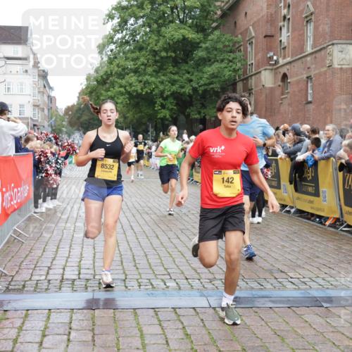 13.09.2026 - Kiel Lauf Yannick Fuchs http://msf.ph/oto/10420803 13.09.2026 09:42:42 Ziel 142, 762, 1045, 2608, 3827, 4322, 4548, 6075, 6423, 6913, 8532, 9519, 9592, 9706, 133, 445, 570, 771, 792, 1045, 1777, 2914, 2955, 2977, 3357, 3676, 4548, 5011, 5105, 5336, 5559, 5774, 6075, 6099, 6213, 6542, 6620, 6797, 7687, 8476, 10938, 11793, 12190, 12723, 1040, 1213, 3849, 3850, 5530, 7874, 8191, 8870, 9311, 9629, 11721, 11753, 12678, 570, 699, 792, 2910, 3801, 5011, 5276, 6599, 12723 meine-sportfotos.de