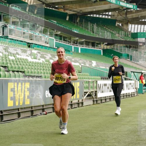13.09.2026 - 21. swb-Marathon Bremen Michael Burmester http://msf.ph/oto/10420810 13.09.2026 10:44:29 Laufen im Stadion 10002, 10004, 10005, 10176, 10191, 10192, 10194, 10271, 10295, 10325, 10335, 10344, 10402, 10459, 10474, 10513, 10568, 10600, 10605, 10606, 10629, 10679, 10713, 10756, 10779, 10882, 10899, 10900, 10979, 10997, 10999, 11081, 11217, 11233, 11264, 11307, 11333, 11337, 11355, 11385, 11408, 11448, 11456, 11461, 11482, 11495, 11629, 11808, 11932, 11943, 12057, 12151, 12224, 12226, 12311, 12321, 12334 meine-sportfotos.de