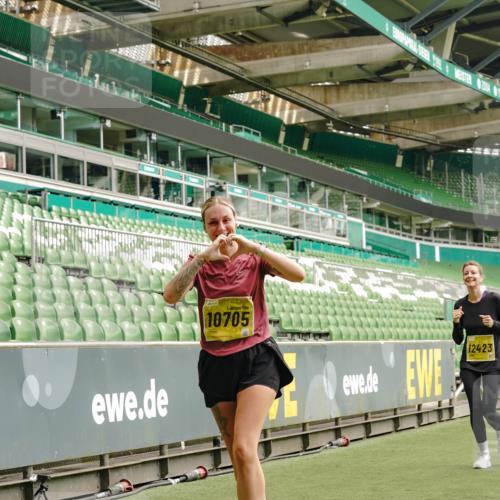 13.09.2026 - 21. swb-Marathon Bremen Michael Burmester http://msf.ph/oto/10420838 13.09.2026 10:44:30 Laufen im Stadion 10002, 10004, 10005, 10176, 10191, 10192, 10194, 10271, 10295, 10325, 10335, 10344, 10402, 10459, 10474, 10513, 10568, 10600, 10605, 10606, 10629, 10679, 10713, 10756, 10779, 10882, 10899, 10900, 10979, 10997, 10999, 11081, 11217, 11233, 11264, 11307, 11333, 11337, 11355, 11385, 11408, 11448, 11456, 11461, 11482, 11495, 11629, 11808, 11932, 11943, 12057, 12089, 12151, 12224, 12226, 12311, 12321, 12334 meine-sportfotos.de